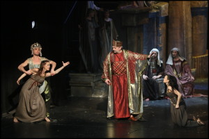 Známá scéna: Šalamoun rozhoduje mezi ženami, které se hádají o dítě Sibyla královna ze Sáby Daniel Hůlka