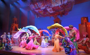 Muzikál Aladdin na Broadwayi (Photo by Deen Van Meer)