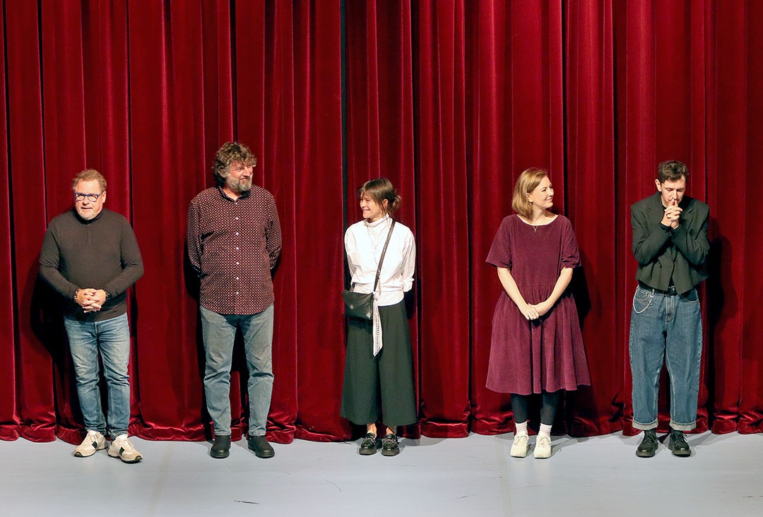 Václav Kopta, Petr Malásek, Ivana Hannichová, členka tvůrčího týmu a Lukáš Pečenka na tiskové konferenci k muzikálu Dáma na kolejích.