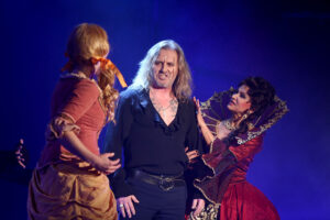 Zásnubní tercet (Michaela Gemrotová, Josef Vojtek a Yvetta Blanarovičová)